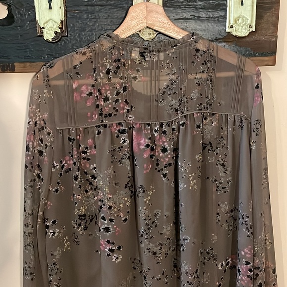 Wilfred Lourdes Floral Print Brown Grey Chiffon Blouse Size Medium - Picture 12 of 16